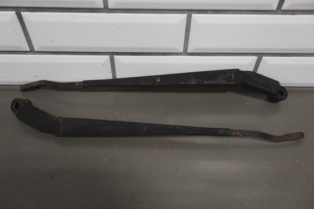1991 - 1997 Toyota Land Cruiser Lexus LX450 Wiper Arm Pair
