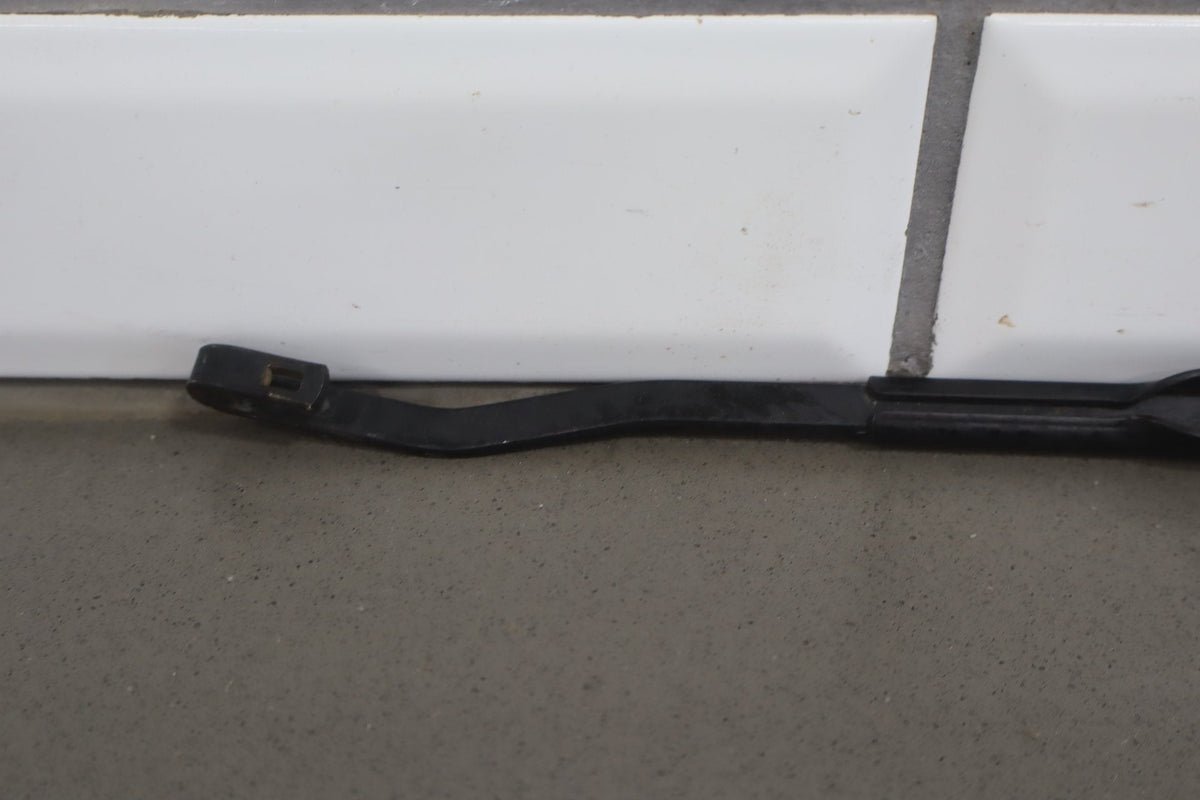 1991-1997 Toyota Land Cruiser Lexus LX450 Wiper Arm Pair