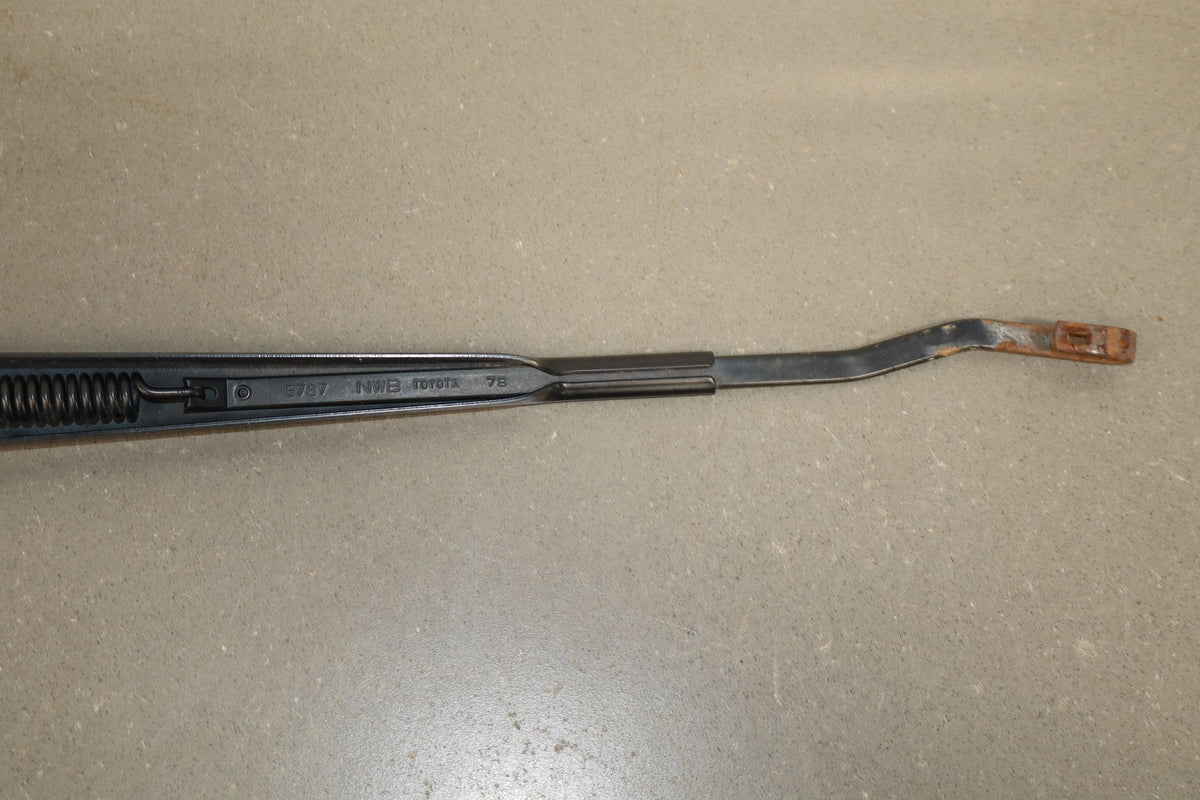 1991-1997 Toyota Land Cruiser Lexus LX450 Wiper Arm Pair