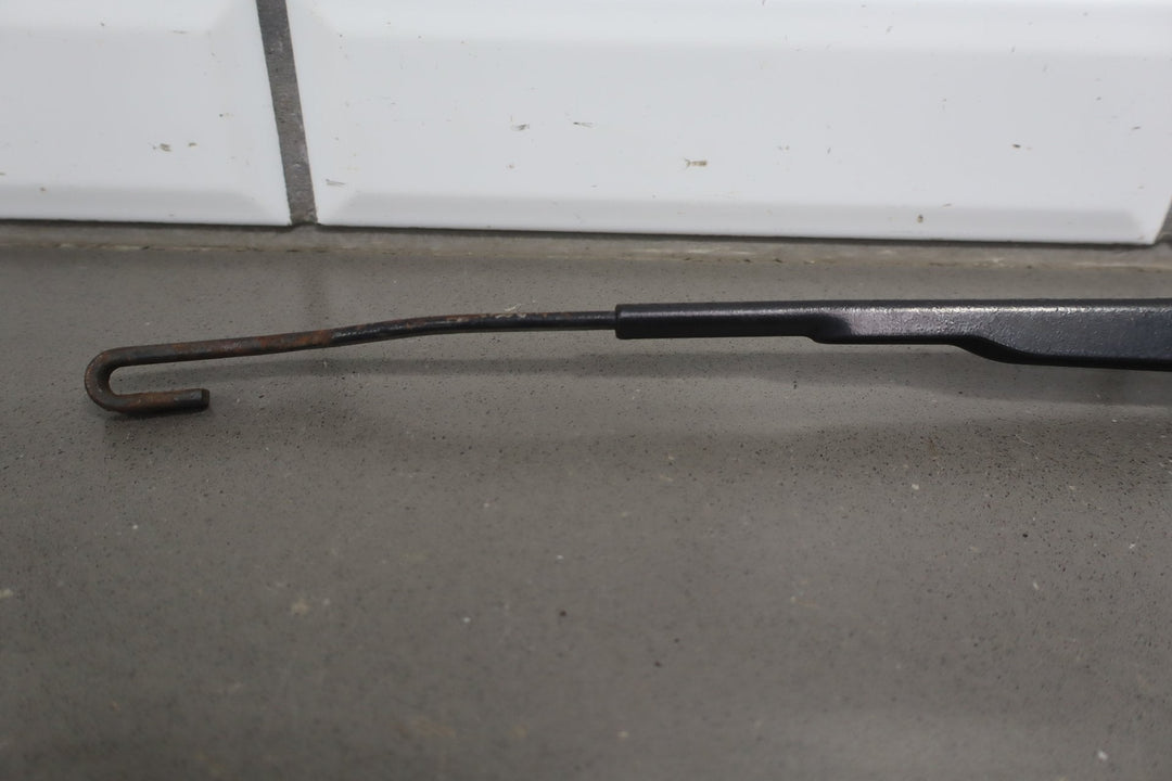 1991 - 1997 Toyota Land Cruiser Lexus LX450 Wiper Arm Pair