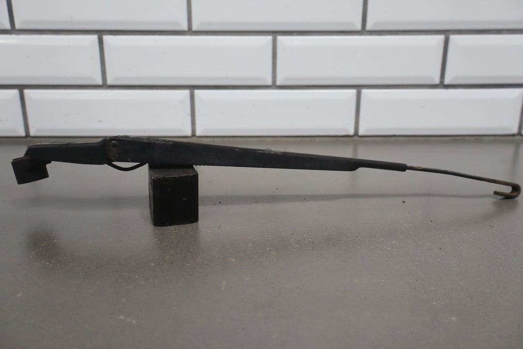 1991 - 1997 Toyota Land Cruiser Lexus LX450 Wiper Arm Pair