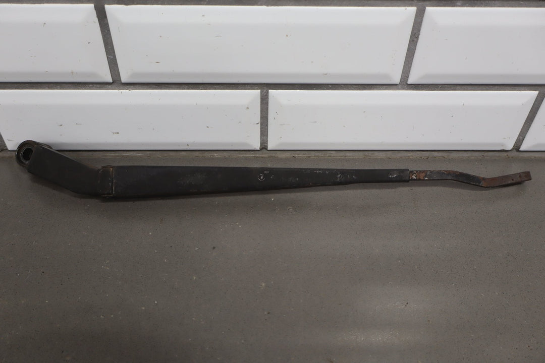 1991 - 1997 Toyota Land Cruiser Lexus LX450 Wiper Arm Pair