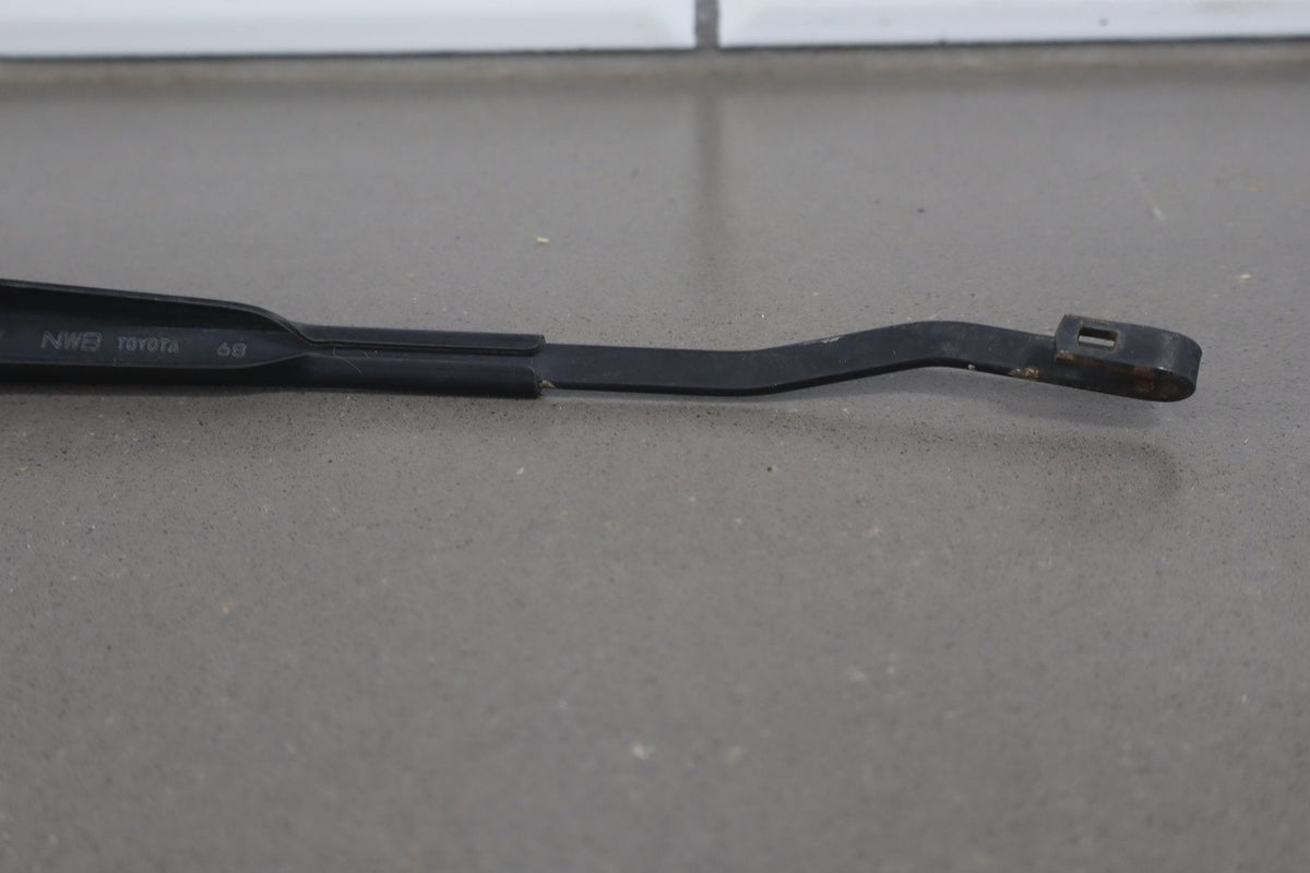 1991-1997 Toyota Land Cruiser Lexus LX450 Wiper Arm Pair