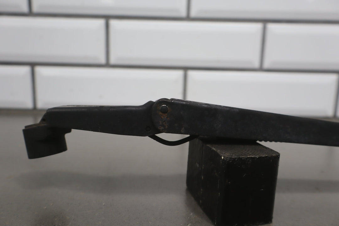 1991 - 1997 Toyota Land Cruiser Lexus LX450 Wiper Arm Pair
