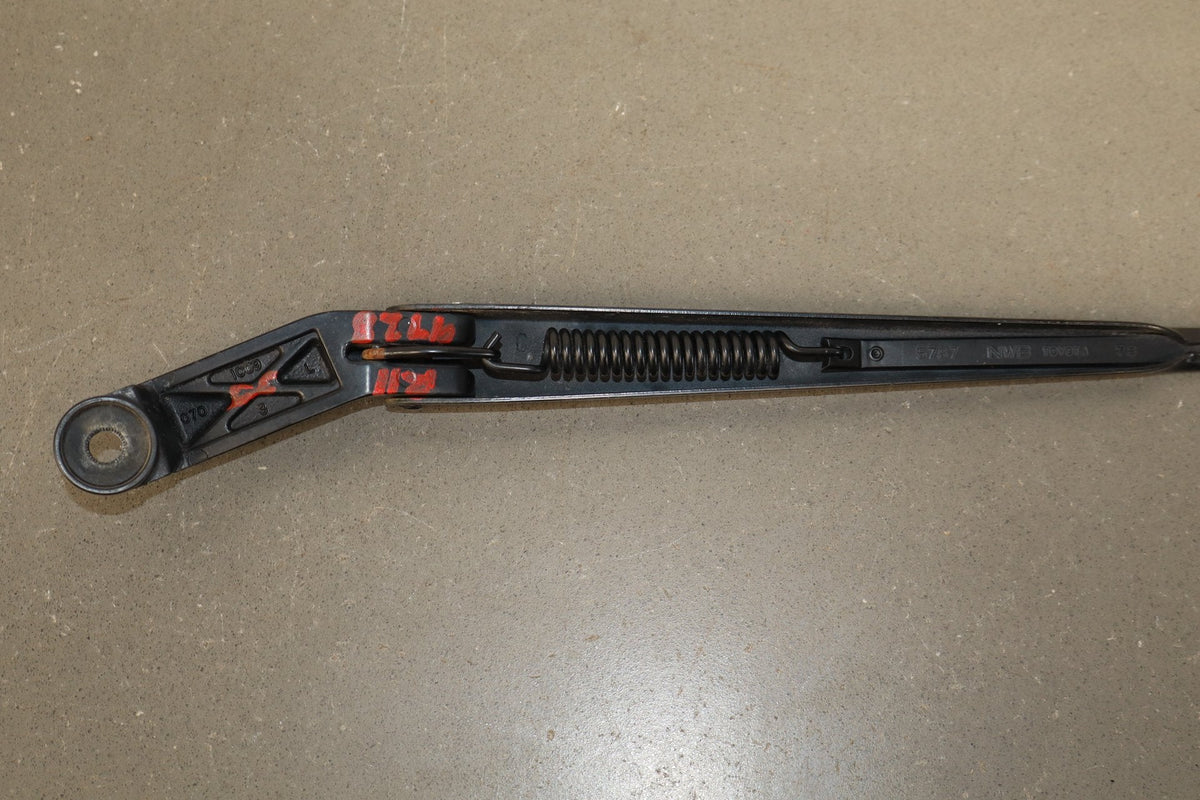 1991-1997 Toyota Land Cruiser Lexus LX450 Wiper Arm Pair