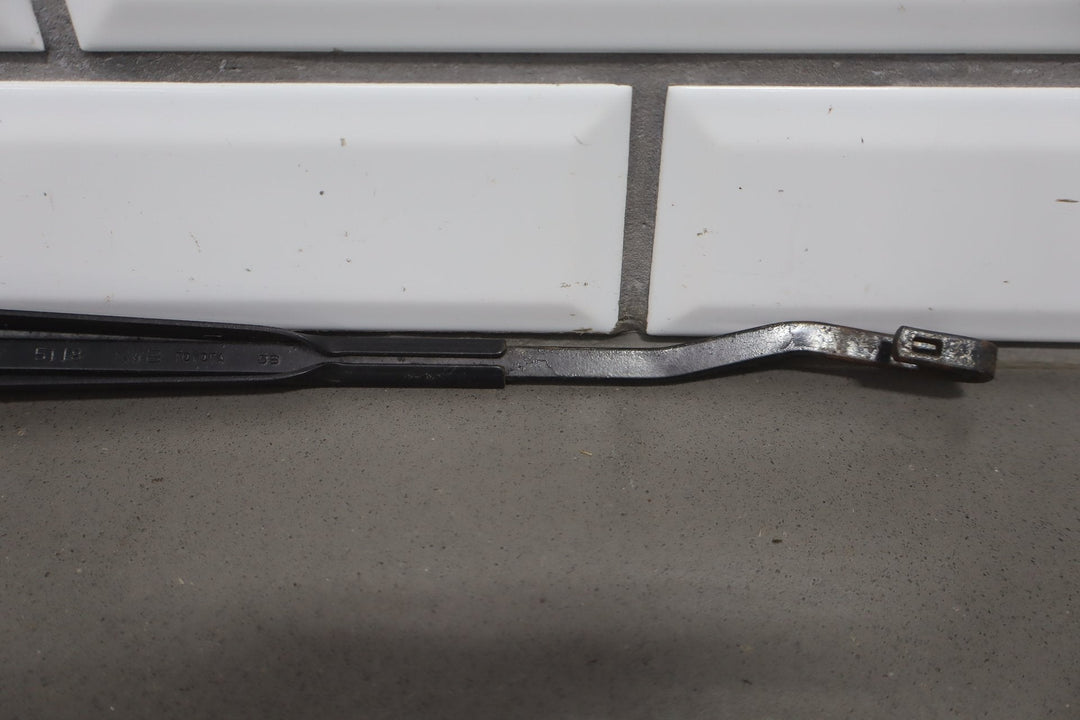 1991 - 1997 Toyota Land Cruiser Lexus LX450 Wiper Arm Pair