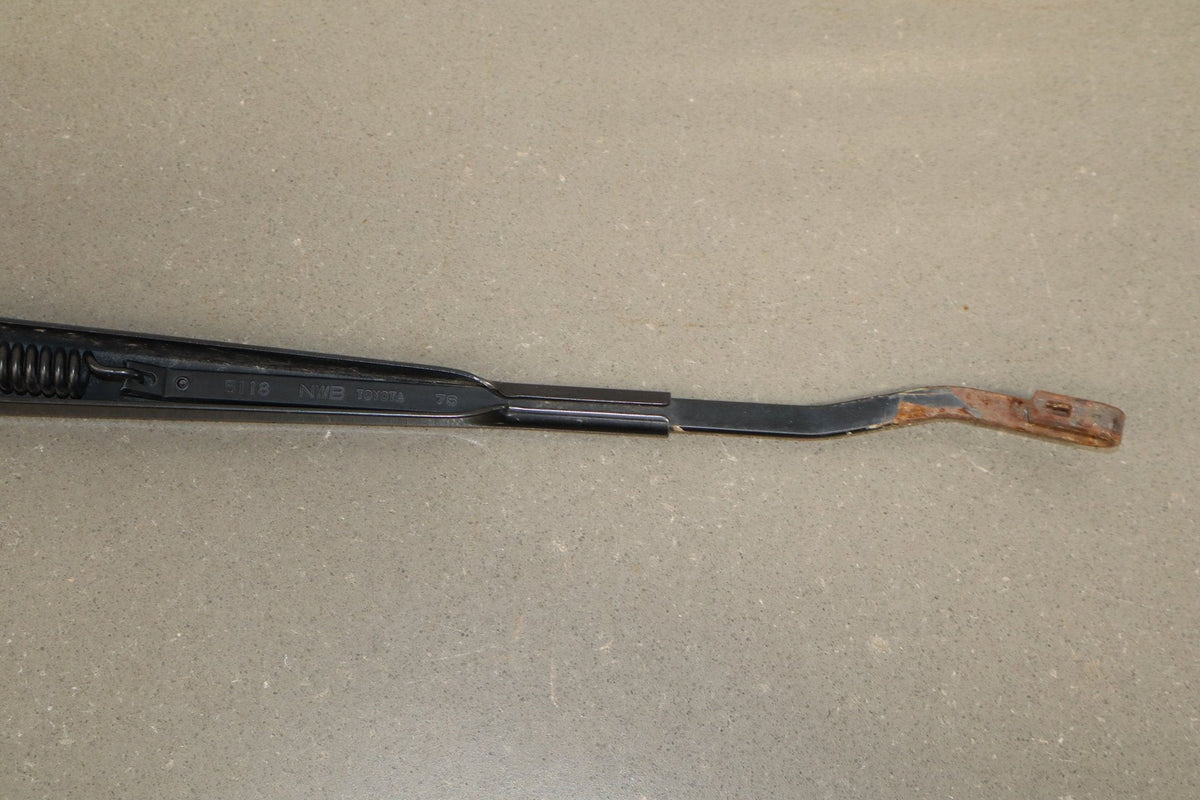 1991-1997 Toyota Land Cruiser Lexus LX450 Wiper Arm Pair
