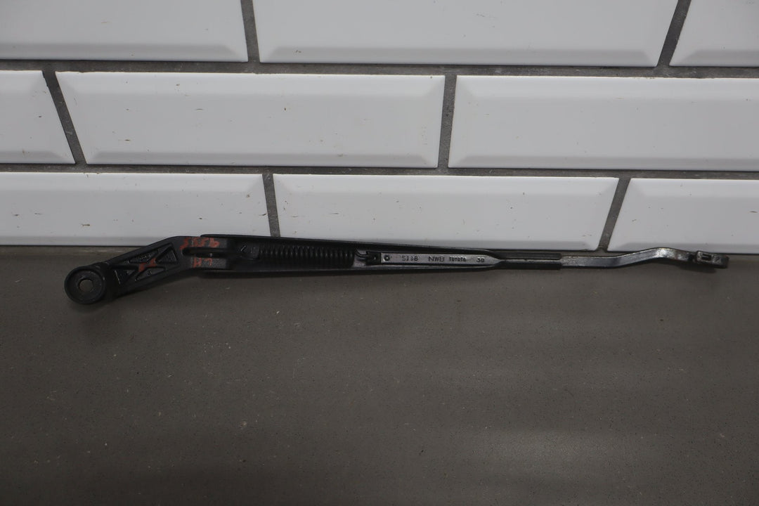 1991 - 1997 Toyota Land Cruiser Lexus LX450 Wiper Arm Pair
