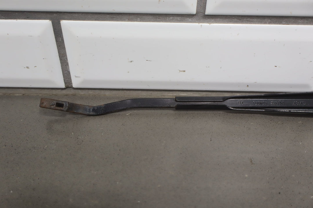 1991 - 1997 Toyota Land Cruiser Lexus LX450 Wiper Arm Pair