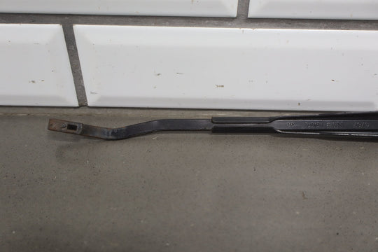 1991 - 1997 Toyota Land Cruiser Lexus LX450 Wiper Arm Pair