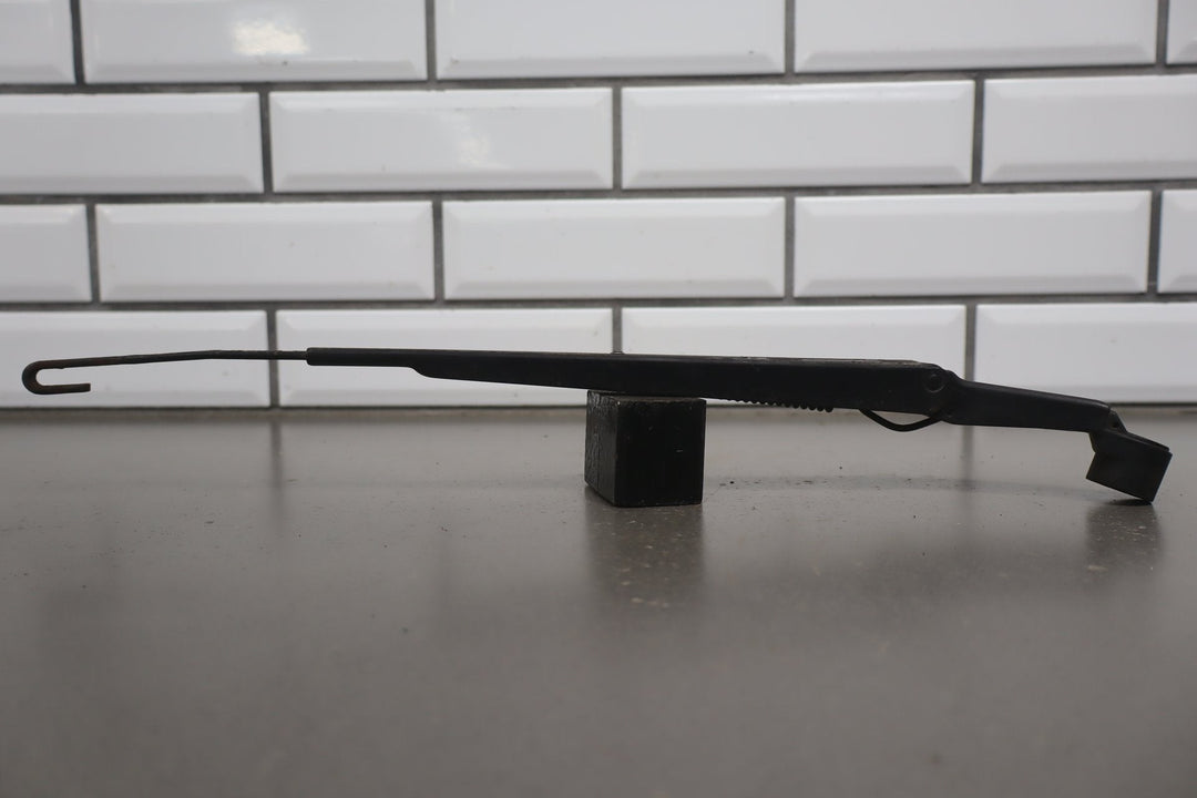 1991 - 1997 Toyota Land Cruiser Lexus LX450 Wiper Arm Pair