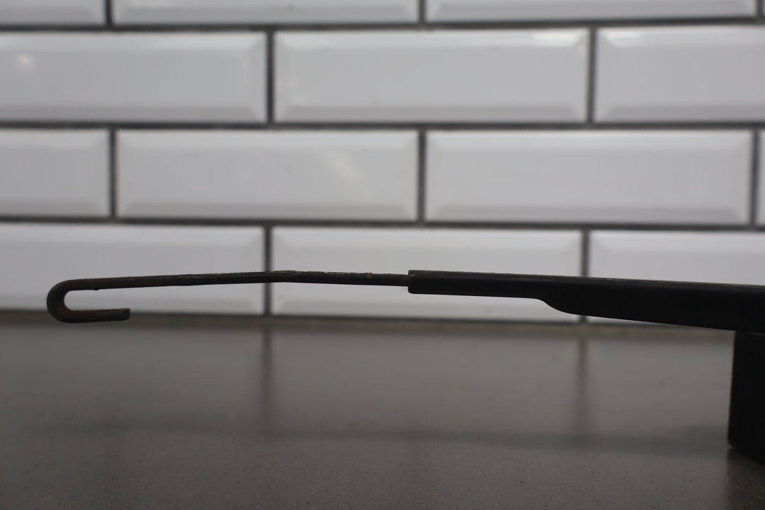 1991 - 1997 Toyota Land Cruiser Lexus LX450 Wiper Arm Pair