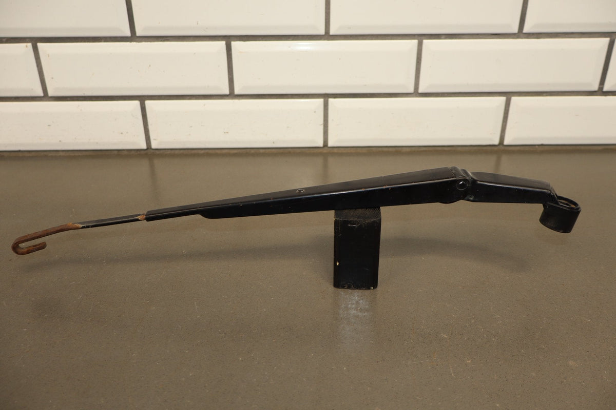 1991-1997 Toyota Land Cruiser Lexus LX450 Wiper Arm Pair