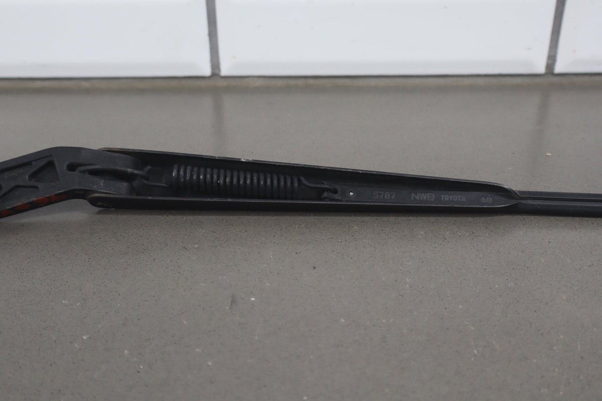 1991-1997 Toyota Land Cruiser Lexus LX450 Wiper Arm Pair