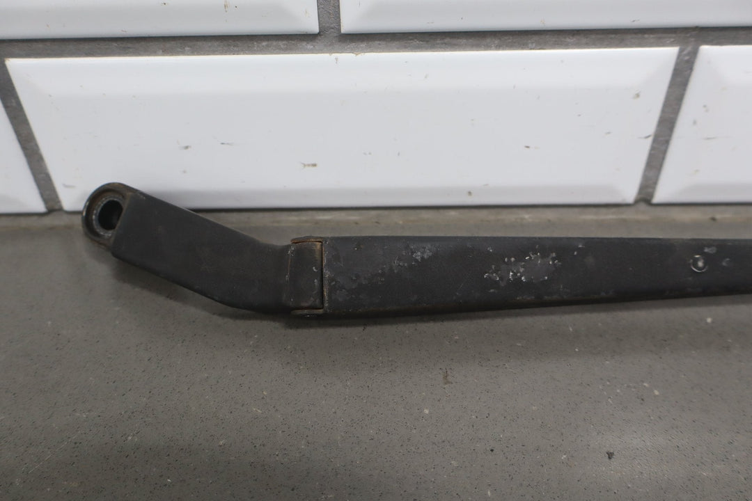 1991 - 1997 Toyota Land Cruiser Lexus LX450 Wiper Arm Pair