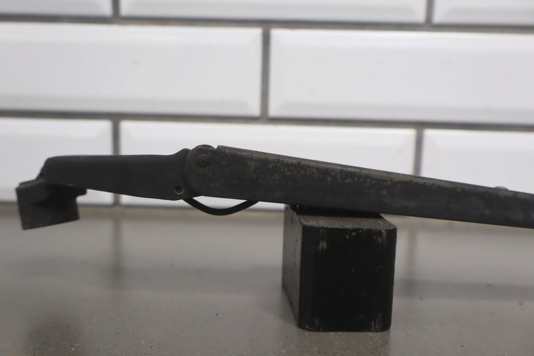 1991 - 1997 Toyota Land Cruiser Lexus LX450 Wiper Arm Pair