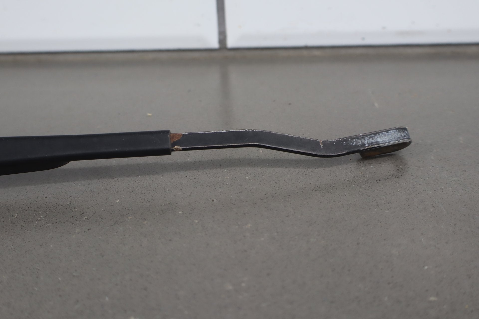 1991-1997 Toyota Land Cruiser Lexus LX450 Wiper Arm Pair