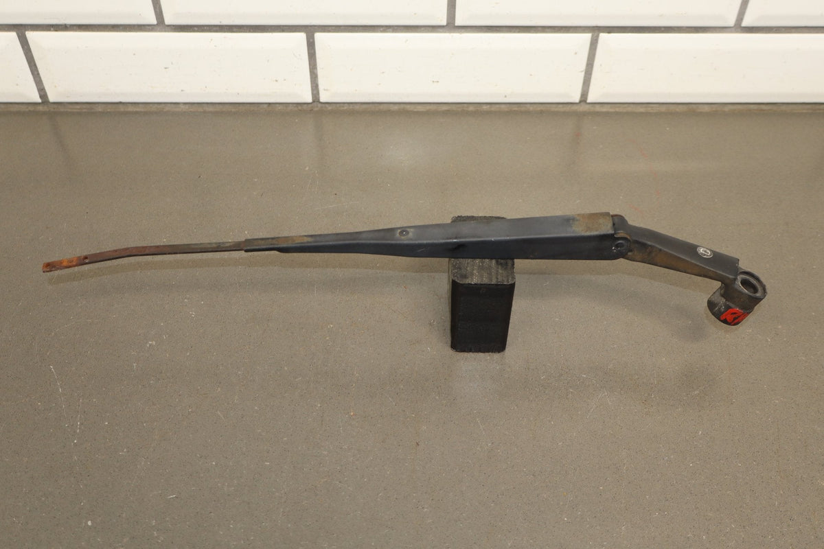 1991-1997 Toyota Land Cruiser Lexus LX450 Wiper Arm Pair