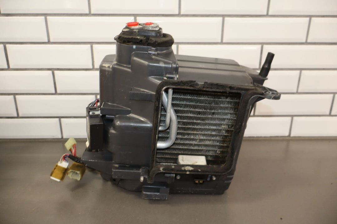 1991 - 1997 Toyota Land Cruiser OEM 2 - Pc Heater Housing & Core