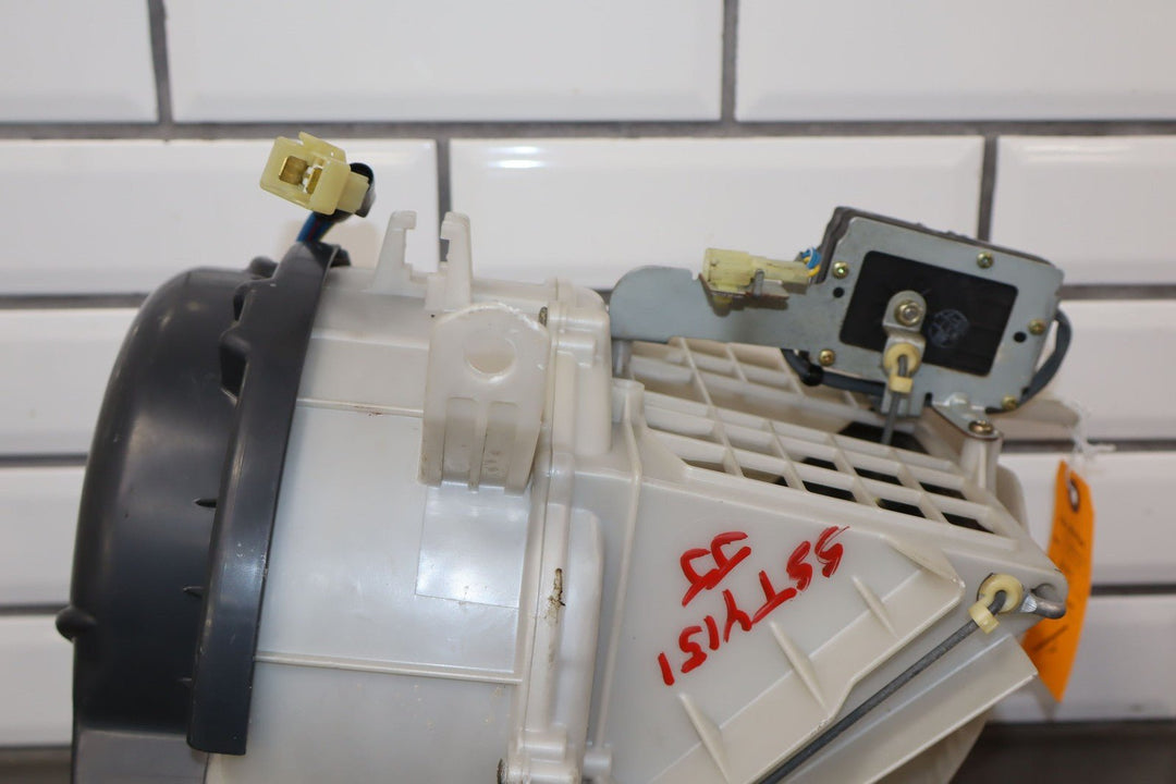 1991 - 1997 Toyota Land Cruiser OEM 2 - Pc Heater Housing & Core