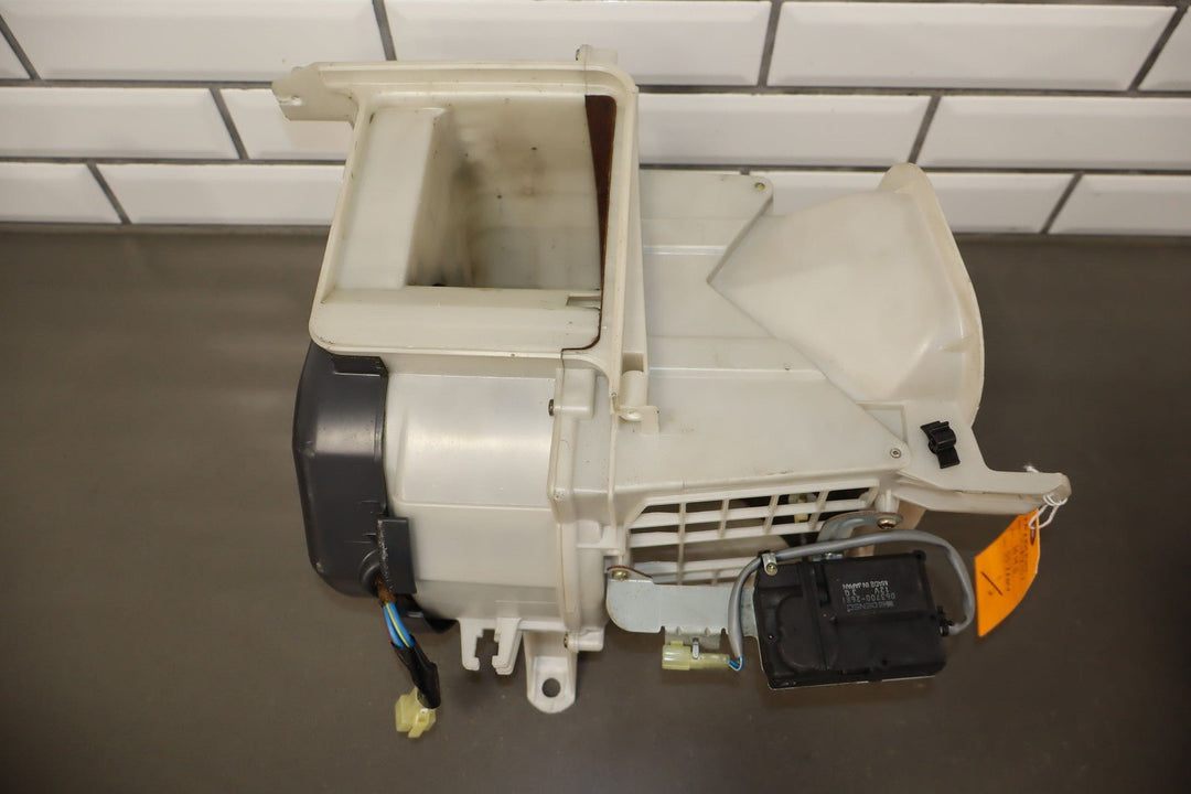 1991 - 1997 Toyota Land Cruiser OEM 2 - Pc Heater Housing & Core