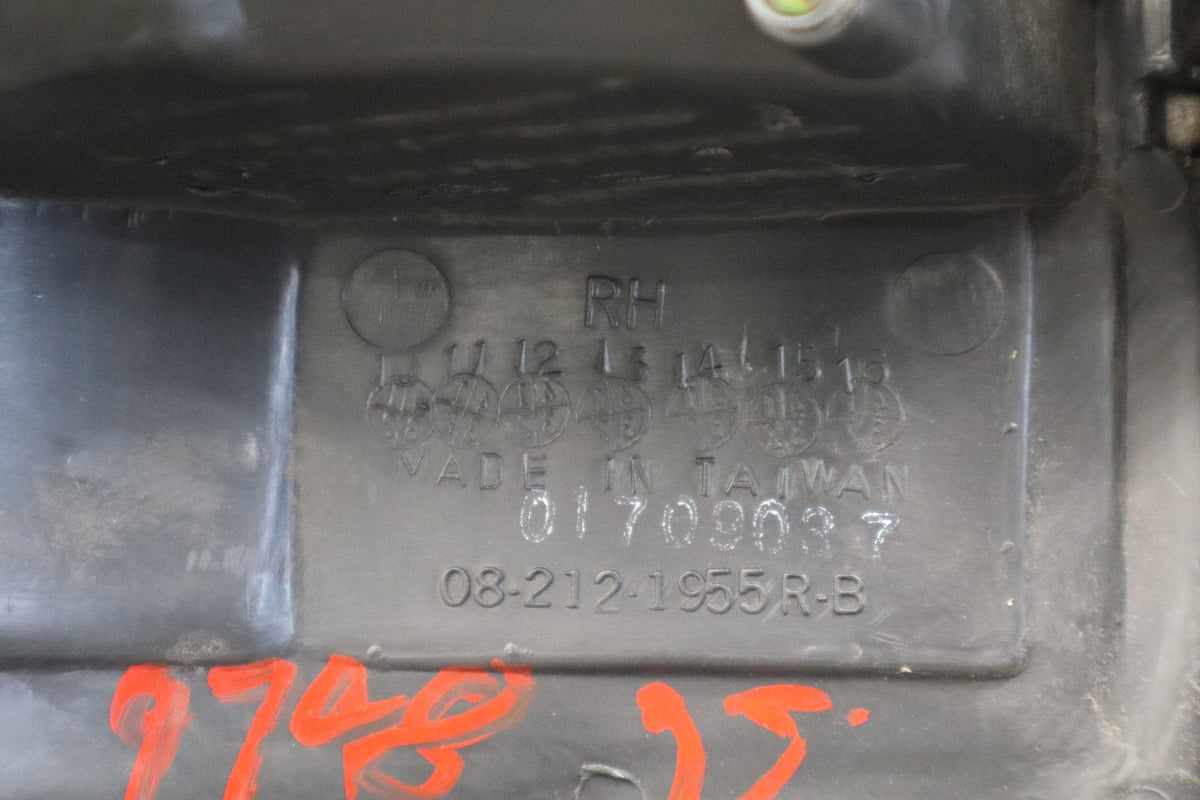 1991-1997 Toyota Land Cruiser Right Tail Light 8155060320 OEM