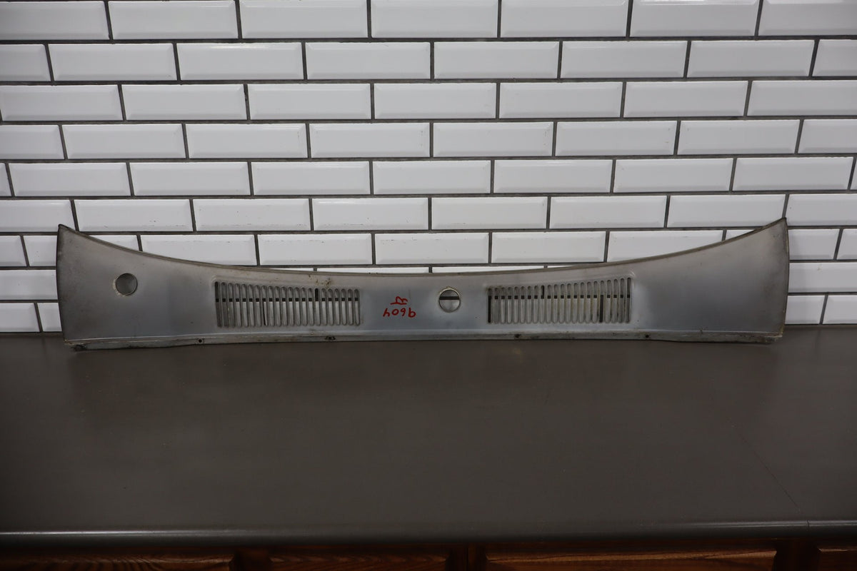 1991-1997 Toyota Land Cruiser Toyota Land Cruiser Cowl Vent Panel Desert Dune Pearl