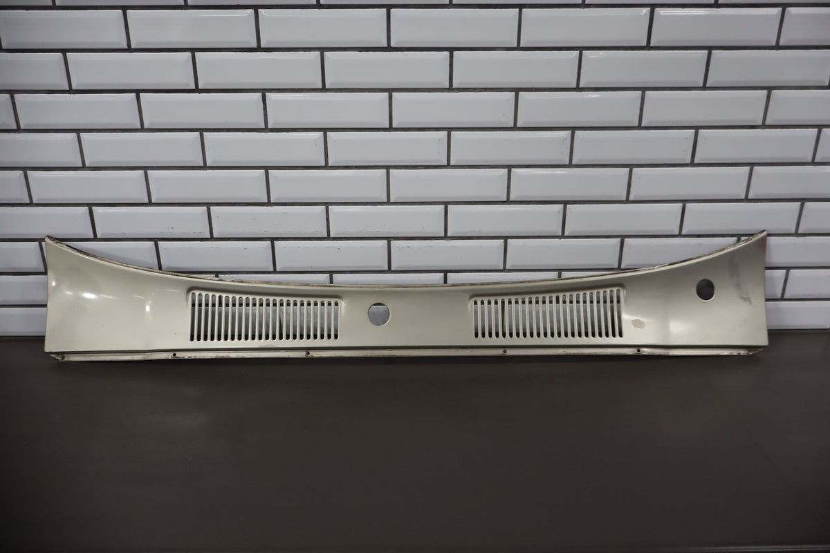 1991-1997 Toyota Land Cruiser Toyota Land Cruiser Cowl Vent Panel Desert Dune Pearl