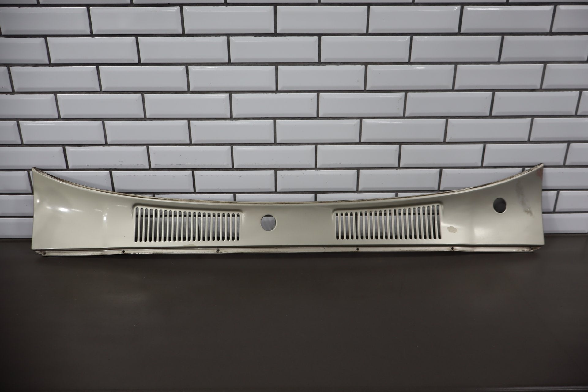 1991-1997 Toyota Land Cruiser Toyota Land Cruiser Cowl Vent Panel Desert Dune Pearl