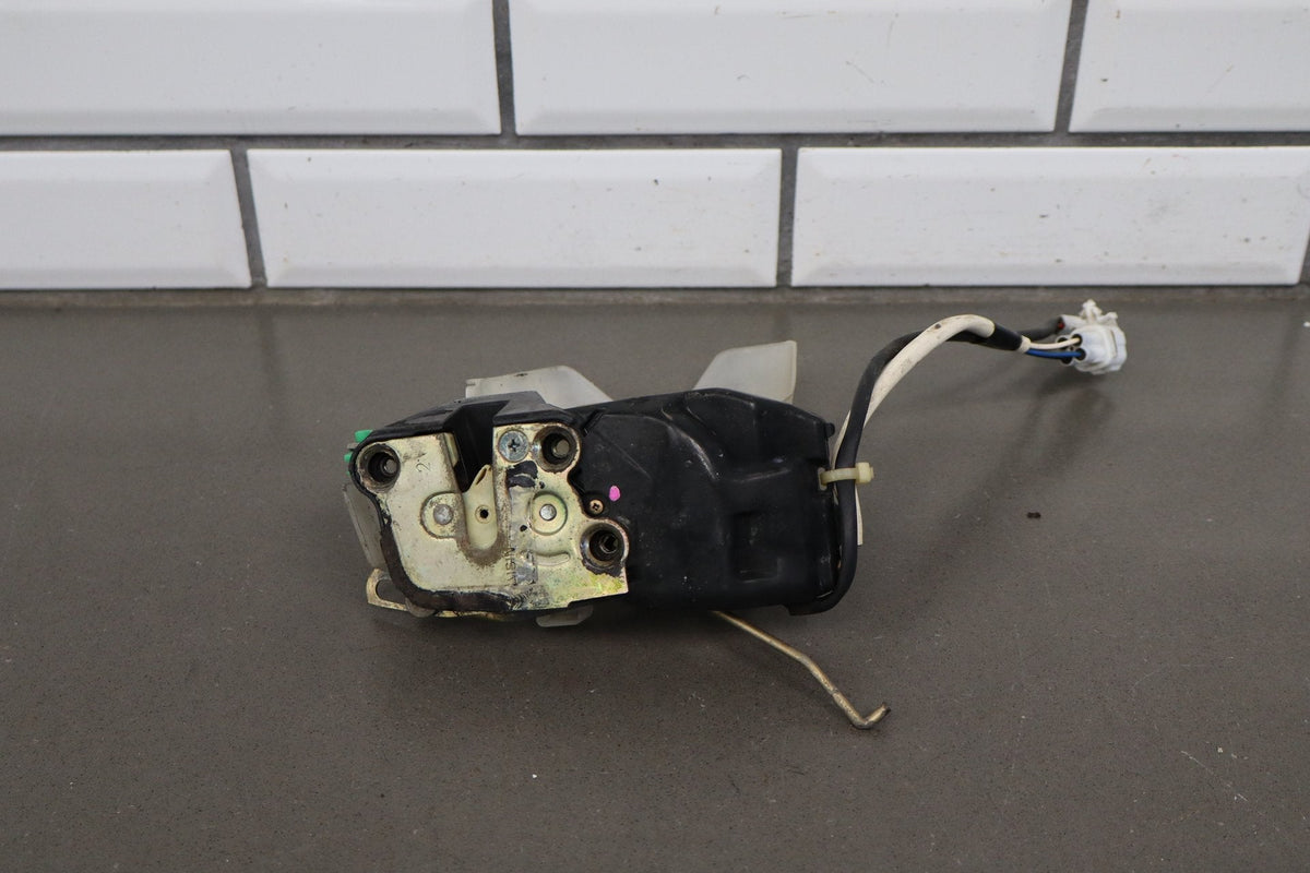 1991-1997 Toyota Land Cruiser Toyota Land Cruiser Left Front Door Latch 6904060041