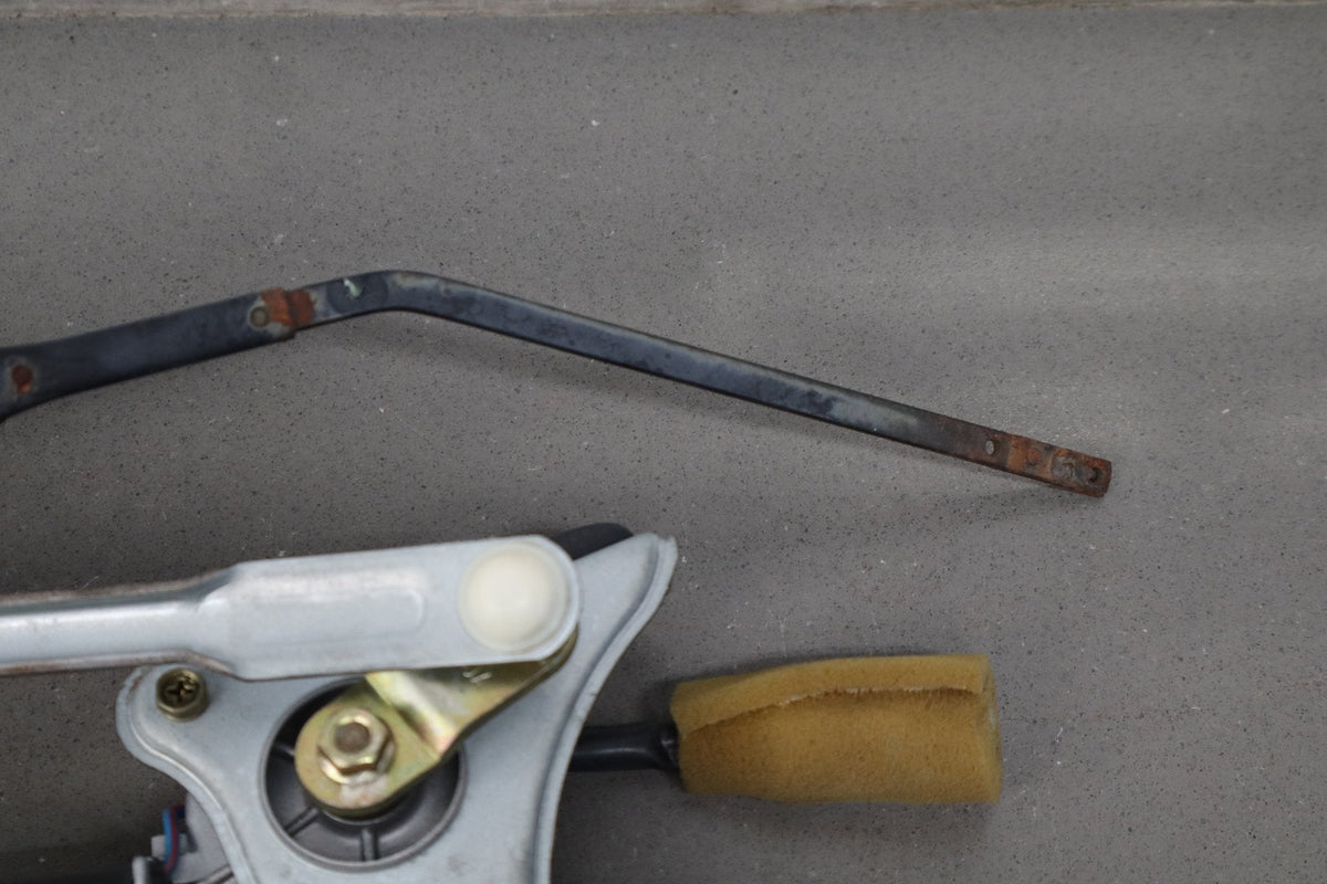 1991-1997 Toyota Land Cruiser Toyota Land Cruiser Rear Wiper Motor No Arm