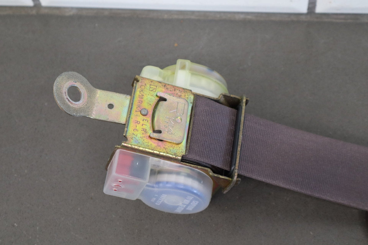 1991-1997 Toyota Land Cruiser Toyota Land Cruiser Right Front Seat Belt