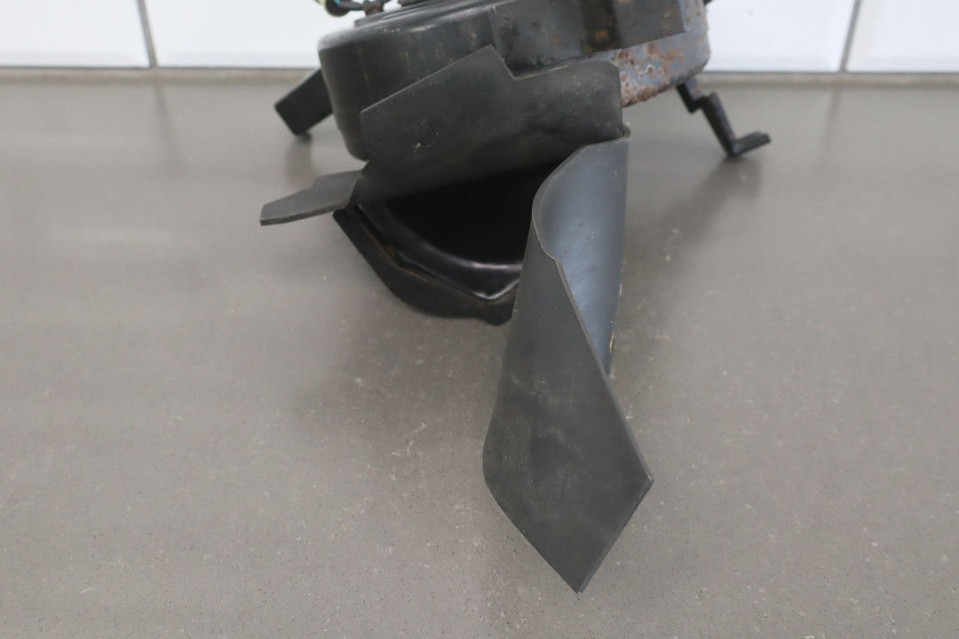 1991 - 1997 Toyota Land Cruiser (W A/C) Underhood Blower Motor