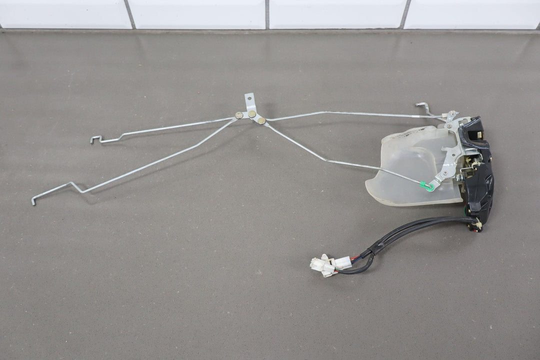 1991 - 1997 Toyota LandCruiser 96 - 97 LX450 Front Right Door Latch W/ Rods