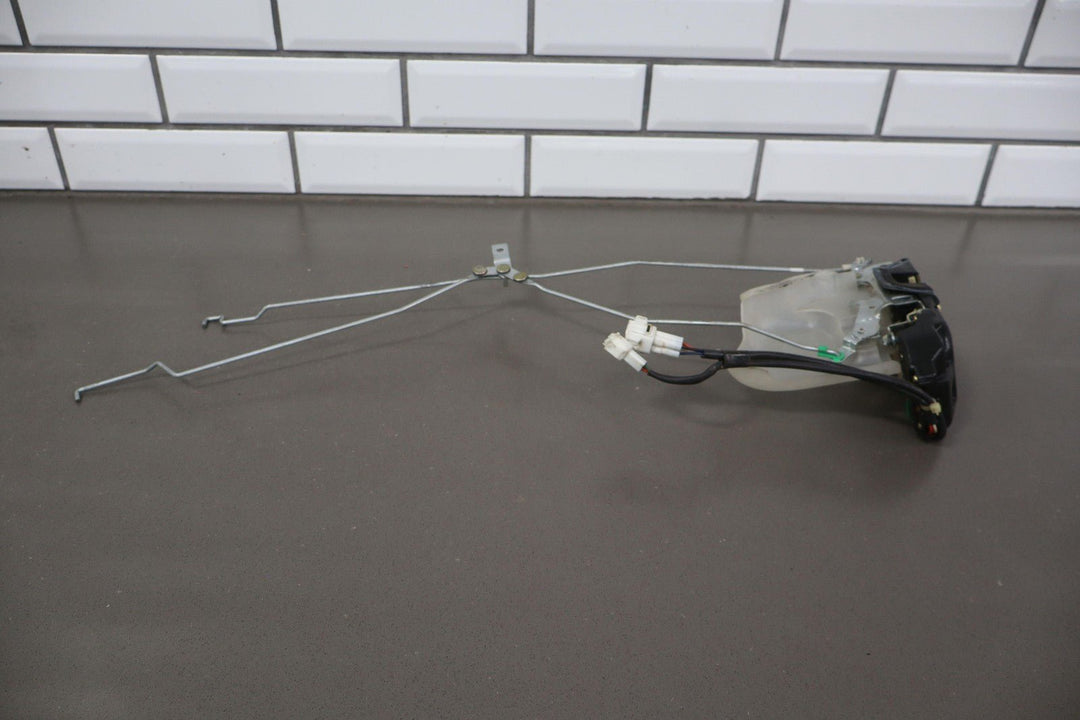 1991 - 1997 Toyota LandCruiser 96 - 97 LX450 Front Right Door Latch W/ Rods