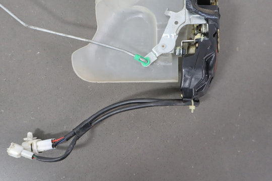 1991 - 1997 Toyota LandCruiser 96 - 97 LX450 Front Right Door Latch W/ Rods