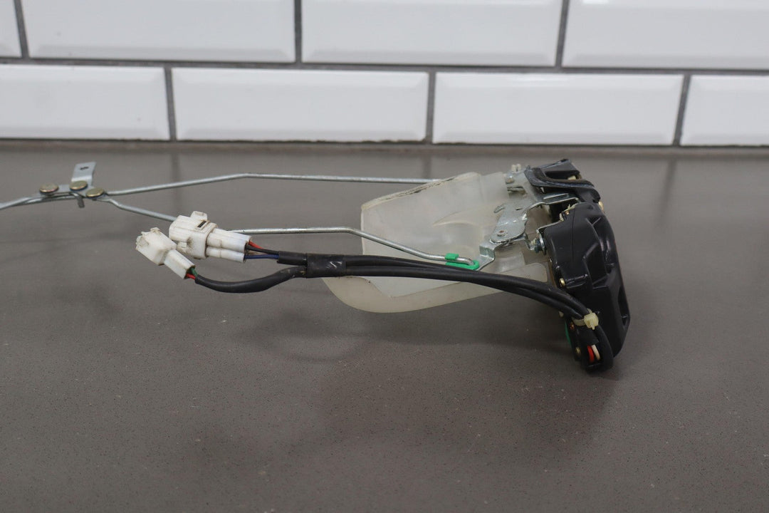 1991 - 1997 Toyota LandCruiser 96 - 97 LX450 Front Right Door Latch W/ Rods