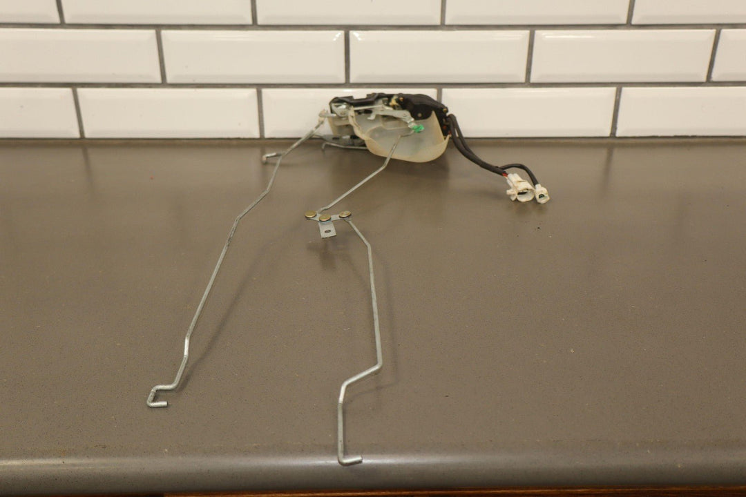 1991 - 1997 Toyota LandCruiser 96 - 97 LX450 Front Right Door Latch W/ Rods