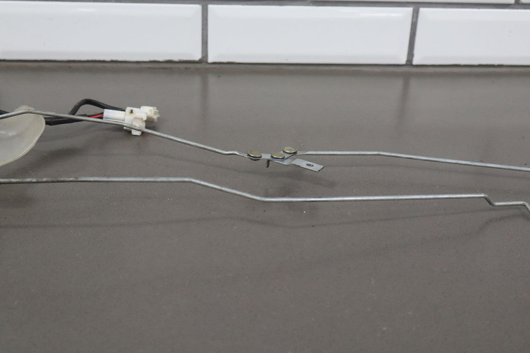 1991 - 1997 Toyota LandCruiser 96 - 97 LX450 Front Right Door Latch W/ Rods