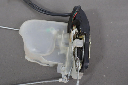 1991 - 1997 Toyota LandCruiser 96 - 97 LX450 Front Right Door Latch W/ Rods