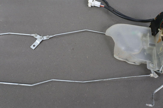 1991 - 1997 Toyota LandCruiser 96 - 97 LX450 Front Right Door Latch W/ Rods