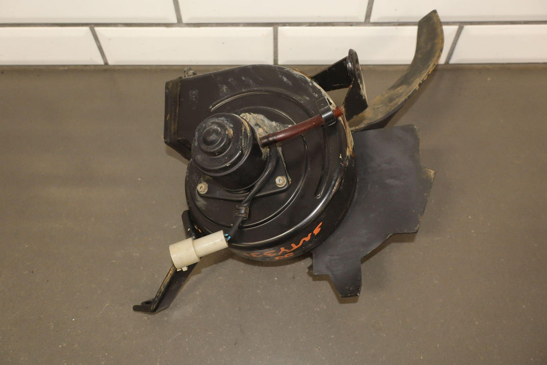 1991 - 1997 Toyota LandCruiser FJ80 Air Intake Blower Motor & Intake Tube