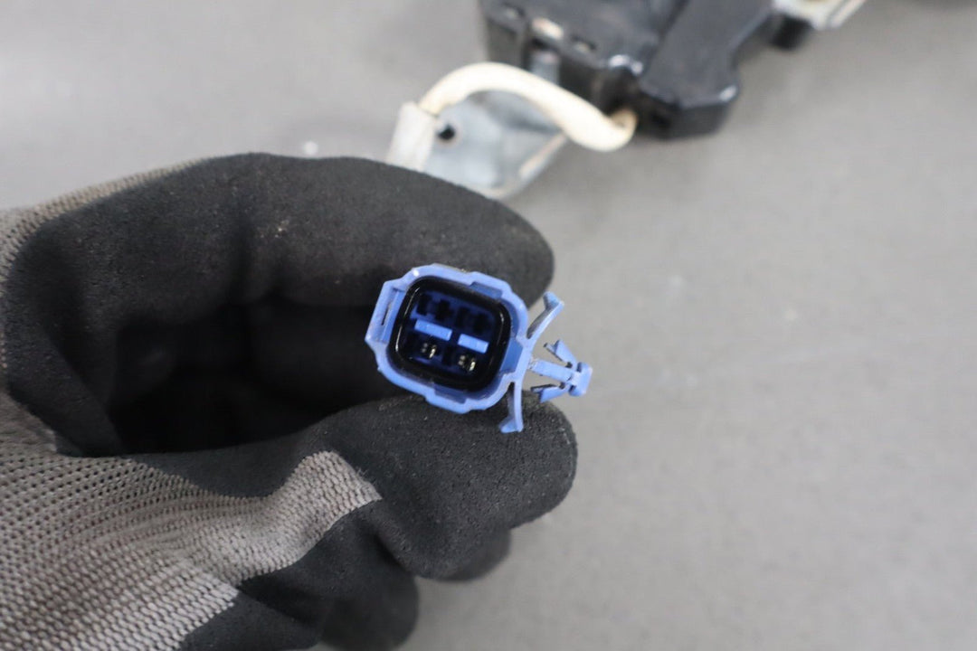 1991 - 1997 Toyota LandCruiser Left Rear Door Latch W/Rods