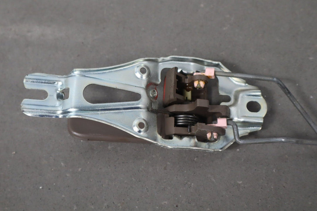 1991 - 1997 Toyota LandCruiser Left Rear Door Latch W/Rods