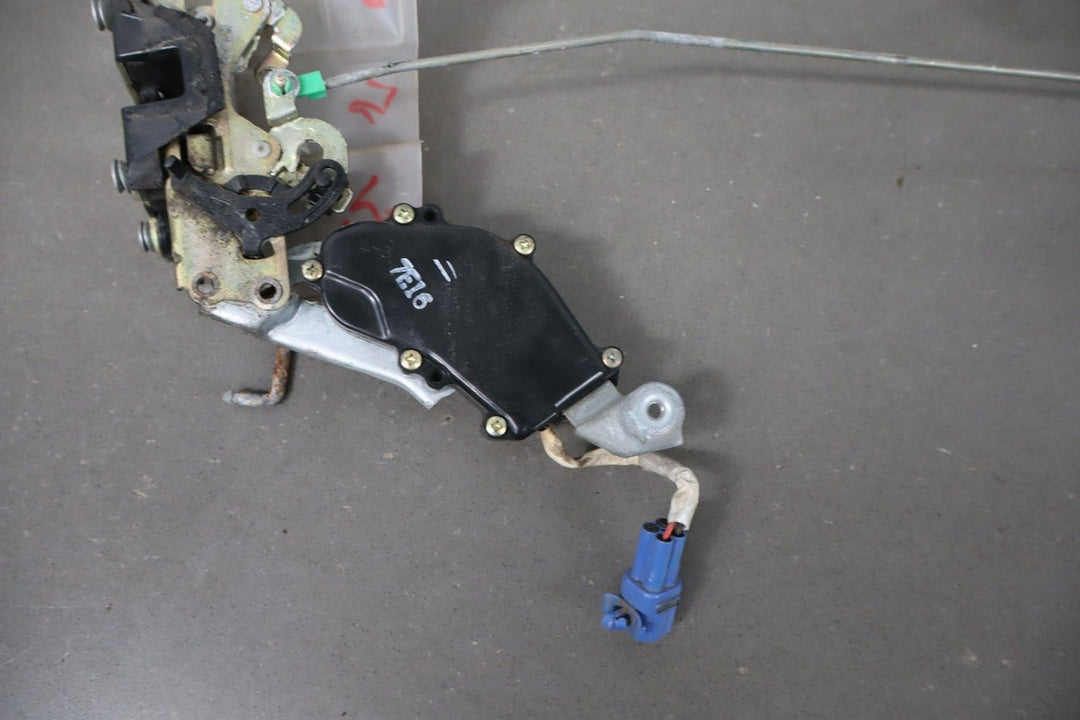 1991 - 1997 Toyota LandCruiser Left Rear Door Latch W/Rods