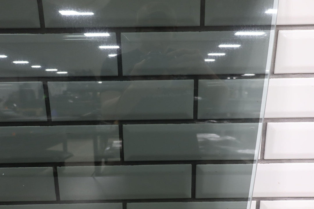 1991 - 1997 Toyota LandCruiser REAR Left Driver Door Window Glass Only