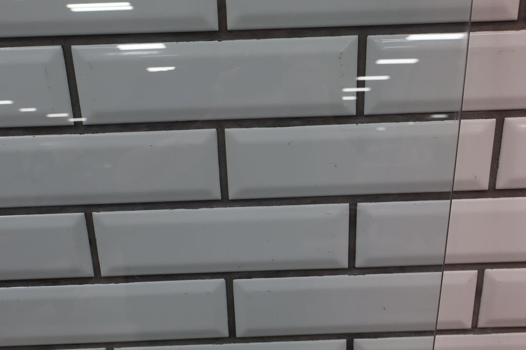 1991 - 1997 Toyota LandCruiser REAR Left Driver Door Window Glass Only