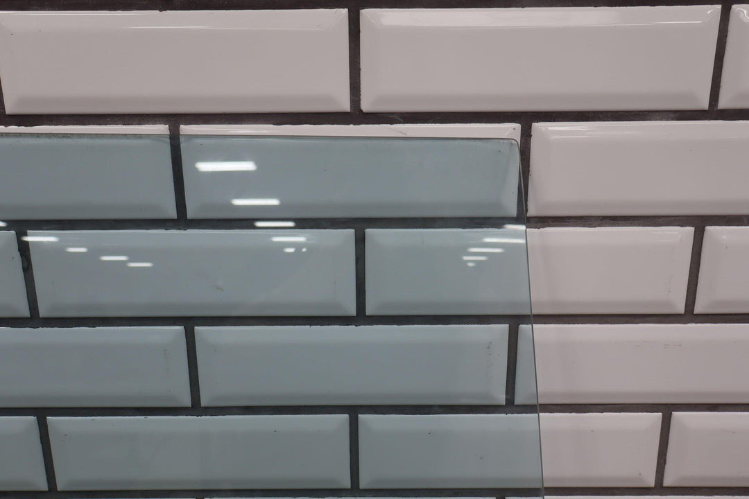 1991 - 1997 Toyota LandCruiser REAR Right Passenger Door Window Glass Only