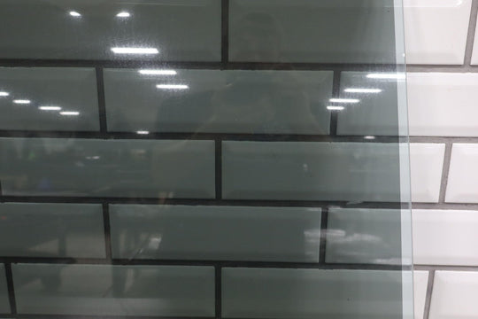 1991 - 1997 Toyota LandCruiser REAR Right Passenger Door Window Glass Only