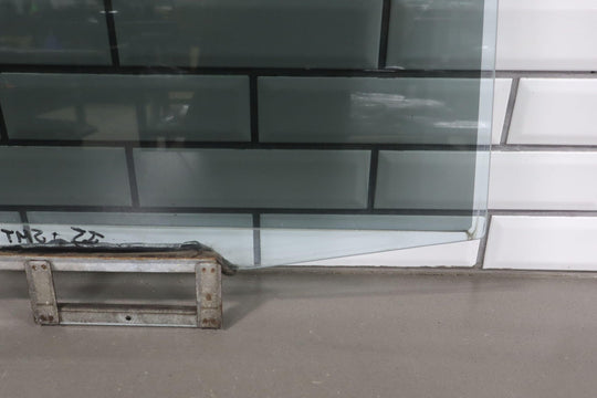 1991 - 1997 Toyota LandCruiser REAR Right Passenger Door Window Glass Only